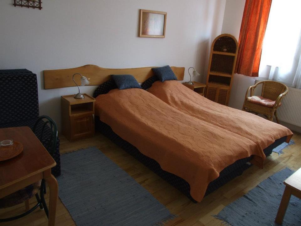 Hotel Diána Pécs Habitación foto