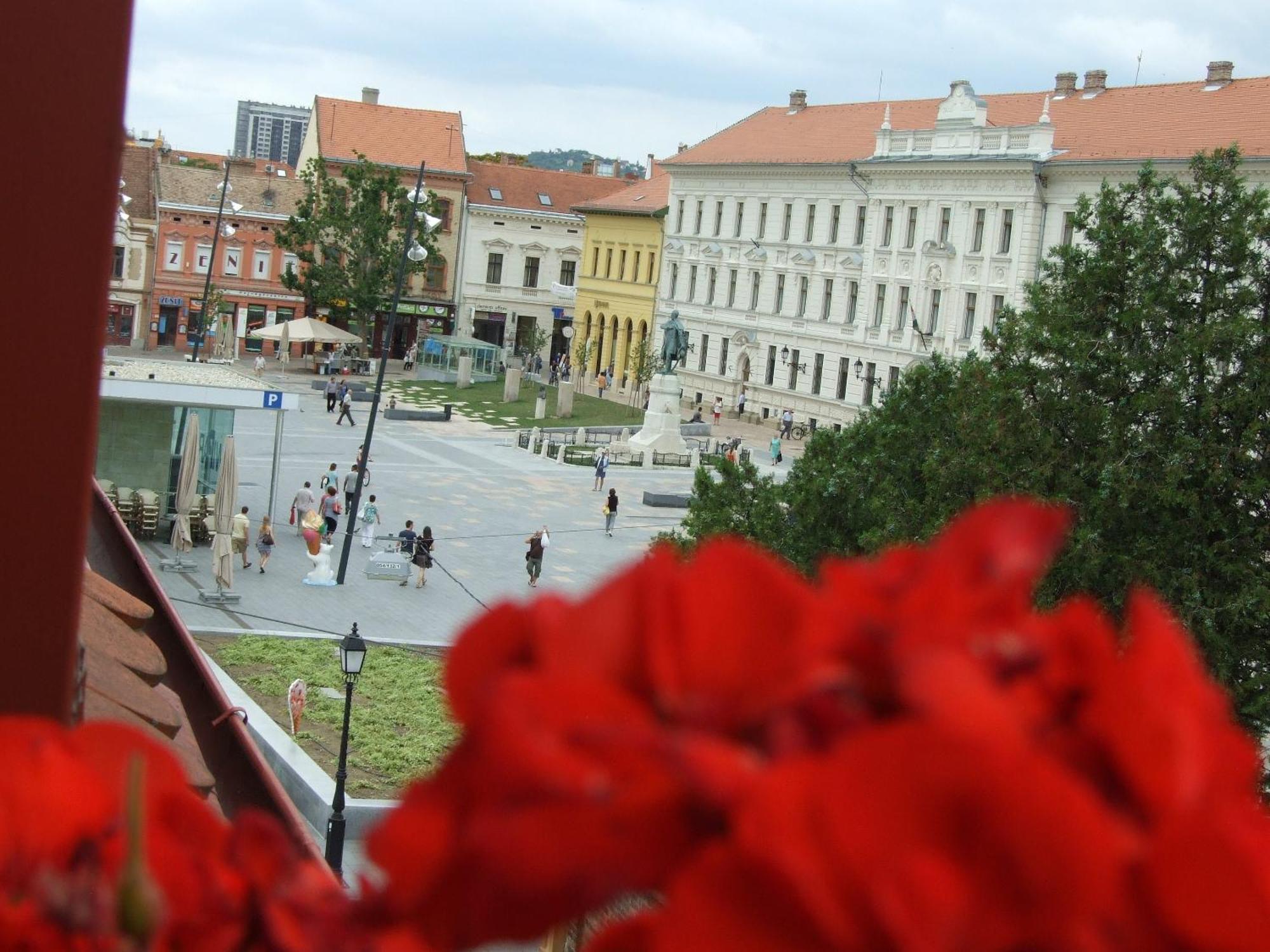 Hotel Diána Pécs Exterior foto